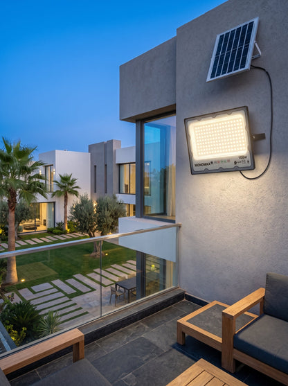 Projecteur Solaire LED 100W – Éclairage Extérieur Puissant